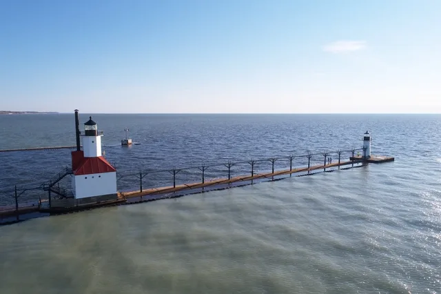 St. Joseph North Pier Inner Lighthouse — photo 4